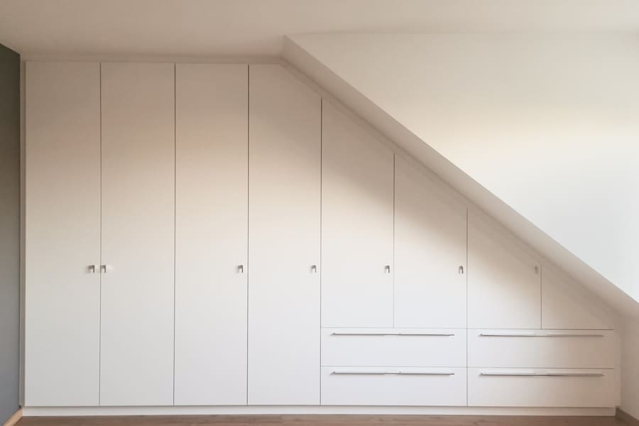 Dachschrägenschrank nach Stundenten-Möbeln