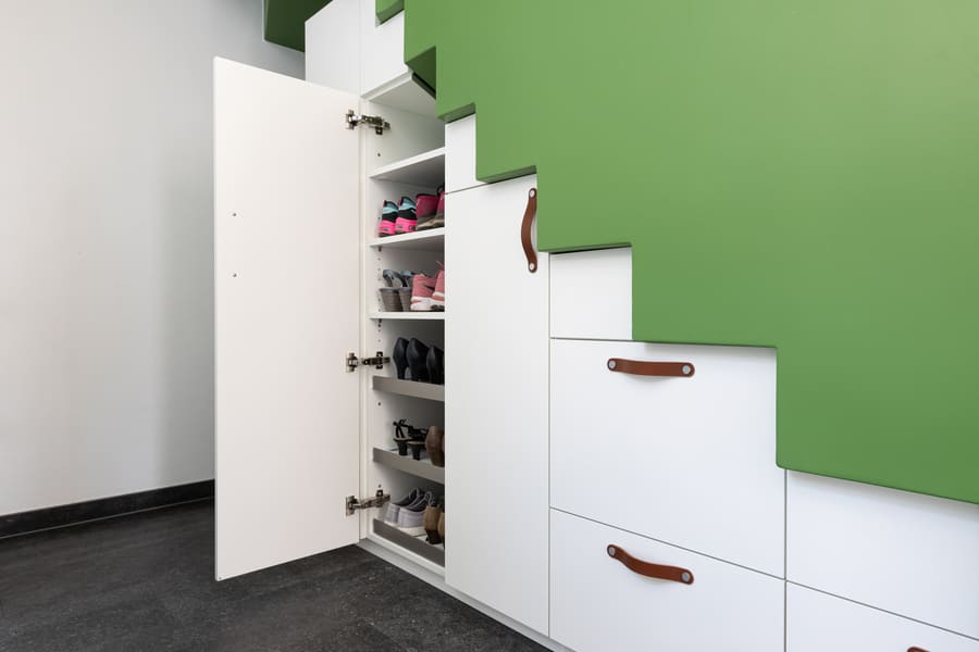 Details 11 Treppenschrank Details 11 Treppenschrank