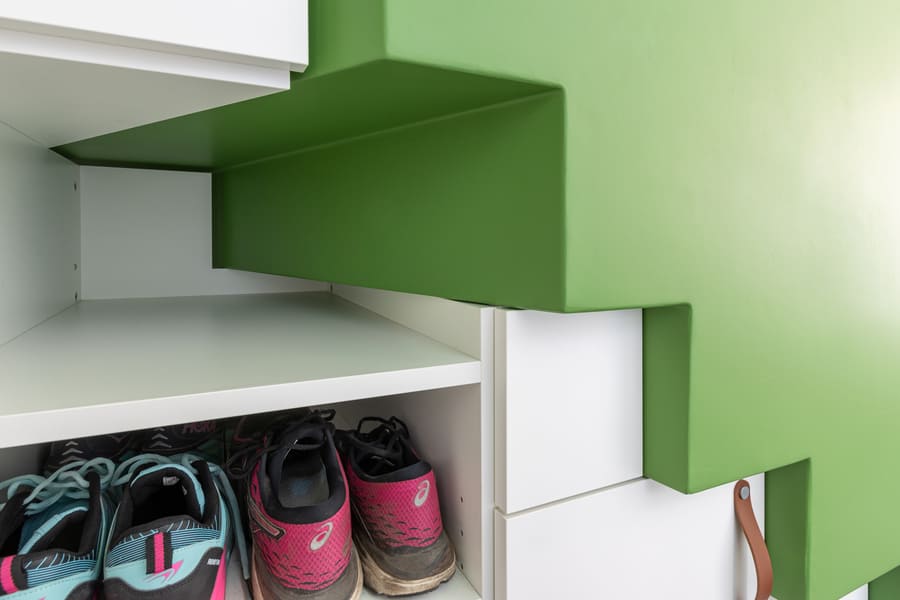Details 12 Treppenschrank Details 12 Treppenschrank