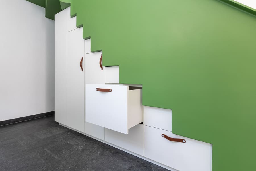 Details 3 Treppenschrank Details 3 Treppenschrank