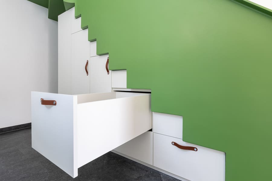 Details 5 Treppenschrank Details 5 Treppenschrank