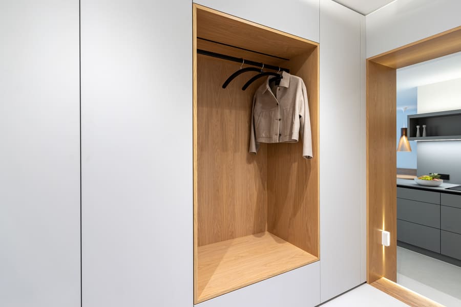 Garderobe nach Maß in sehr kleinem Flur Garderobe nach Maß in sehr kleinem Flur
