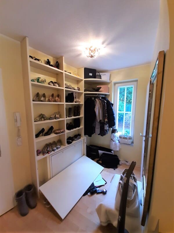 Garderobe vom Tischler – Vorher Garderobe vom Tischler - Vorher
