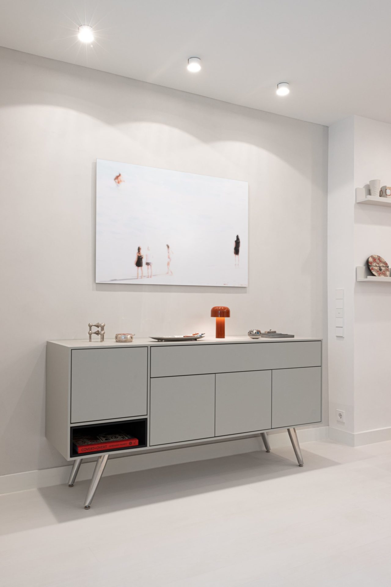 Geschmackvoll und nach Maß gefertigt Sideboard nach Maß